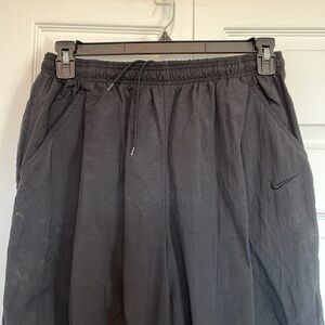 VTG Men’s Nike XL hiking pants 2 front/ 1 back zip pocket swoosh elastic ankle